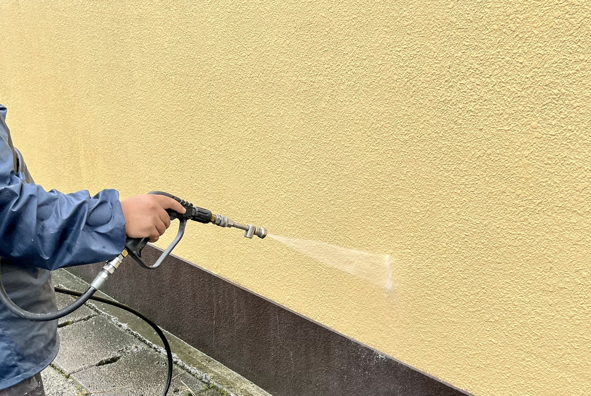 足場の設置・高圧洗浄